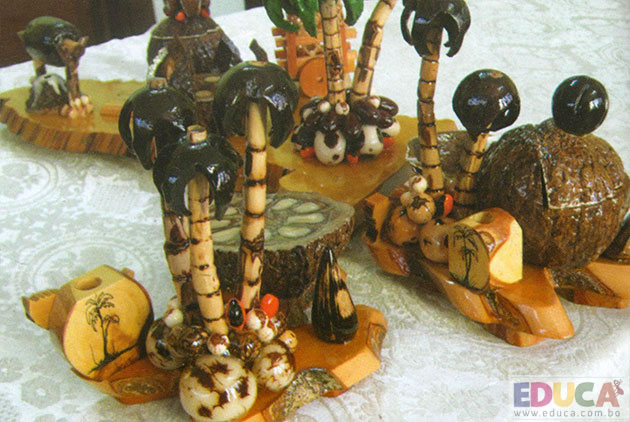 Artesanías - Decorativos en coco de castaña